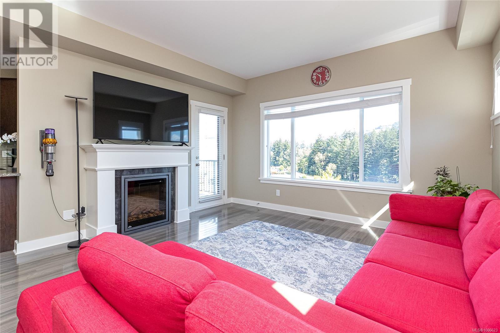 1302 Artesian Crt