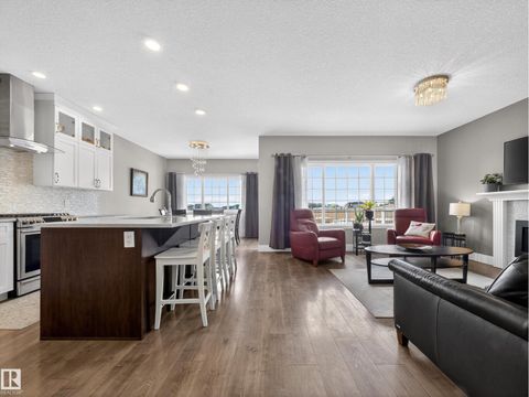 1047 COOPERS HAWK LINK LI NW Edmonton AB T5S0M2