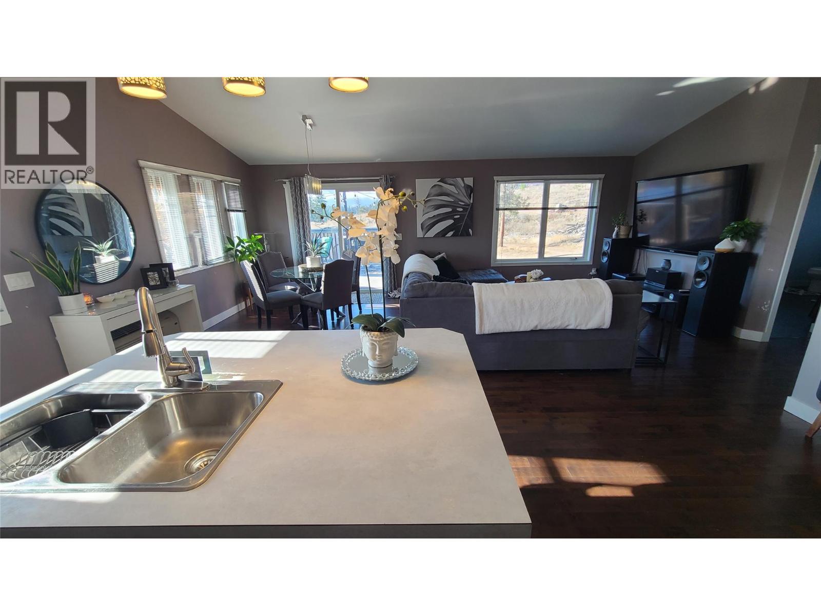 2670 GLENMORE RD Road