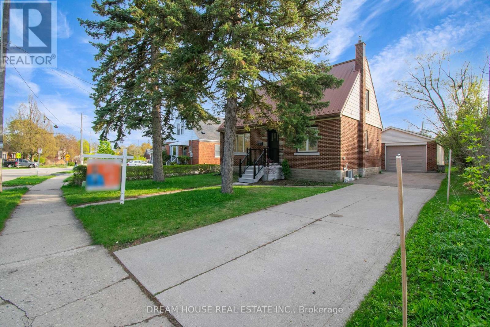 47 ELLIS CRESCENT N