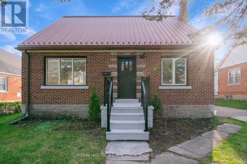 47 ELLIS CRESCENT N Waterloo ON N2J3N5