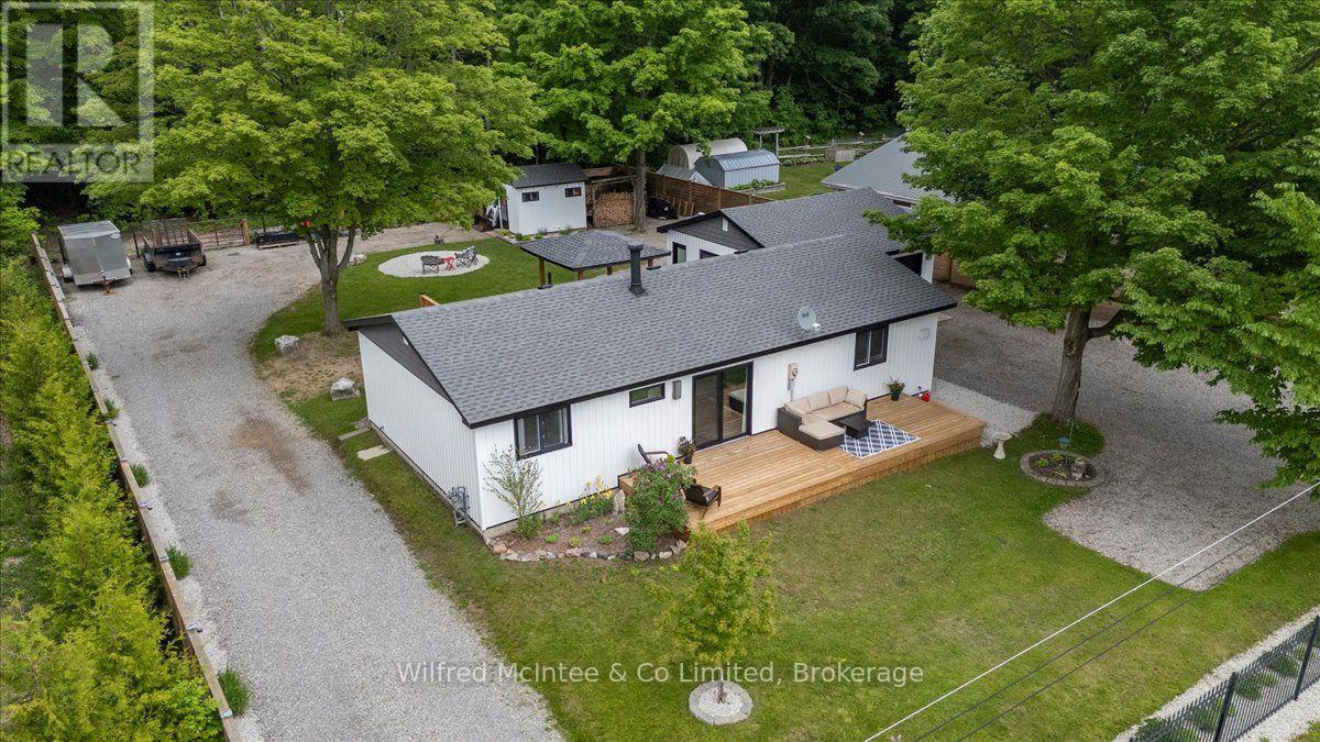 38 ALLISTER PLACE