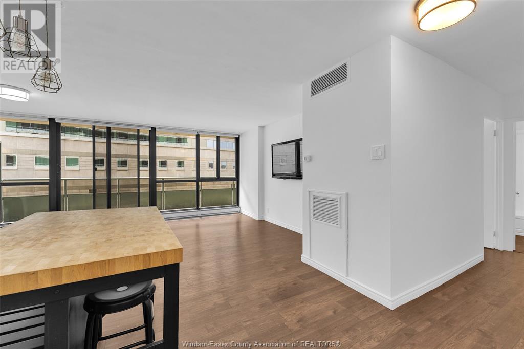 111 RIVERSIDE Unit# 410