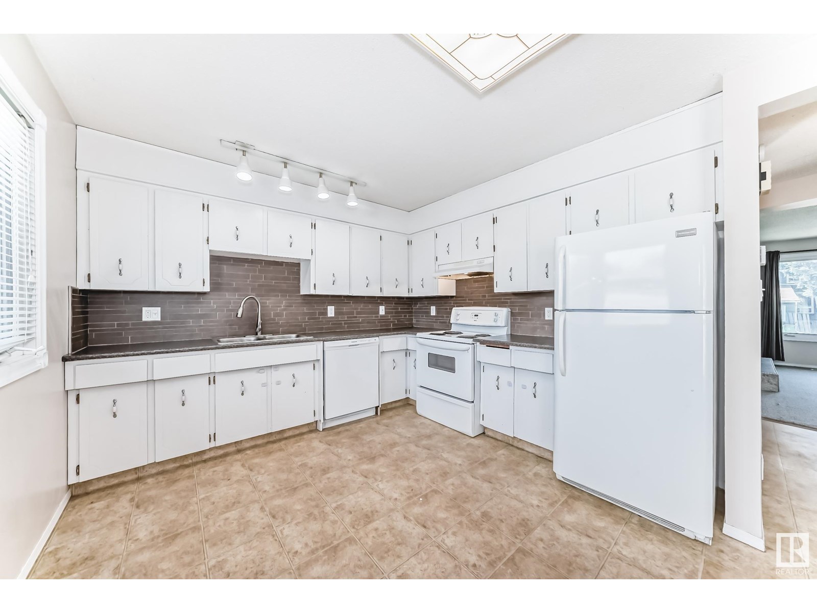 17920 78 AV NW