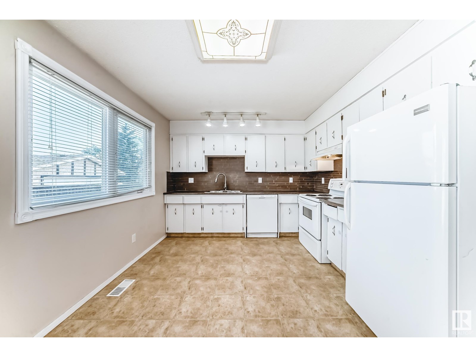 17920 78 AV NW