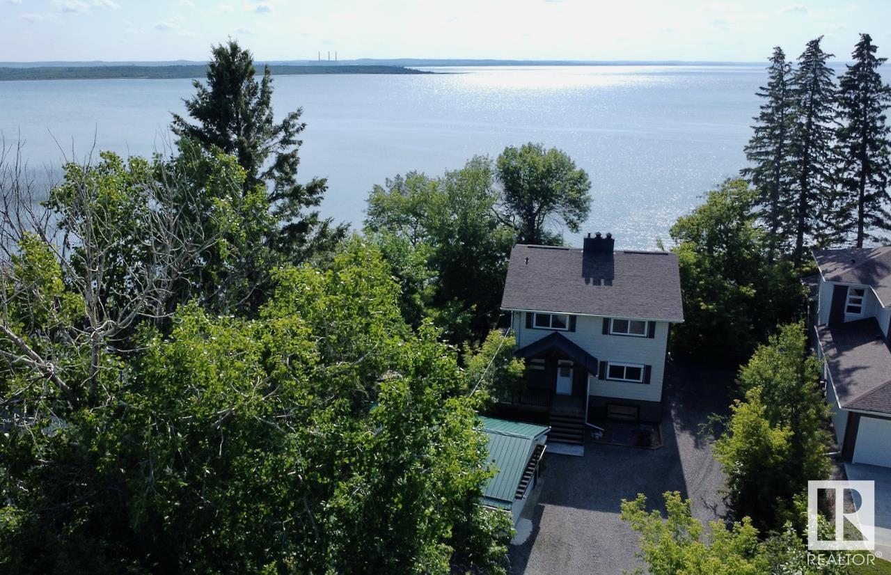 2 Gibbons AV