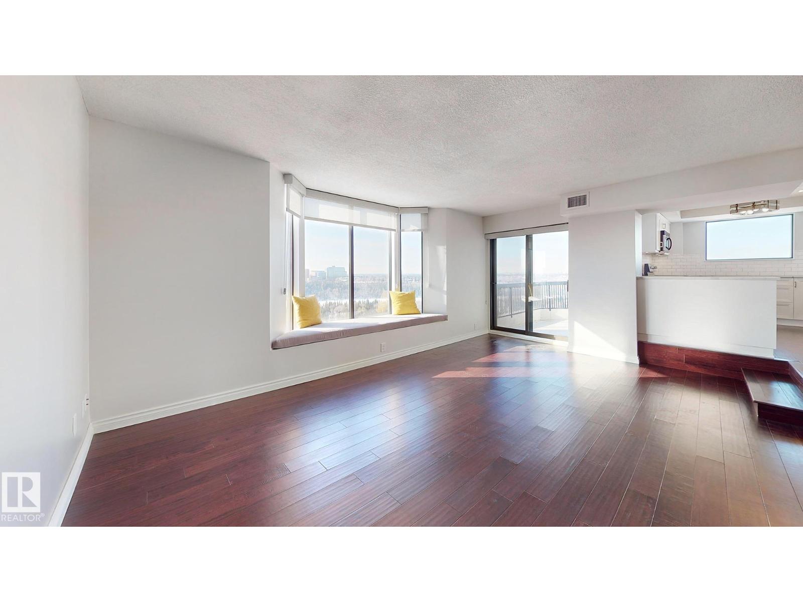 #1504 11503 100 AV NW