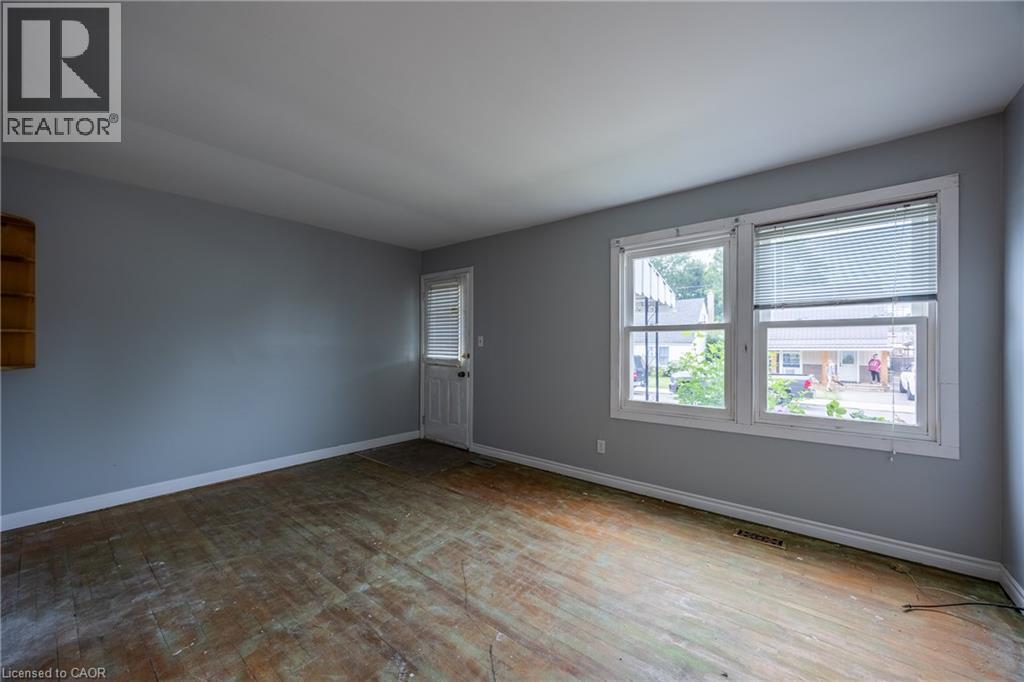 82 SALISBURY Avenue