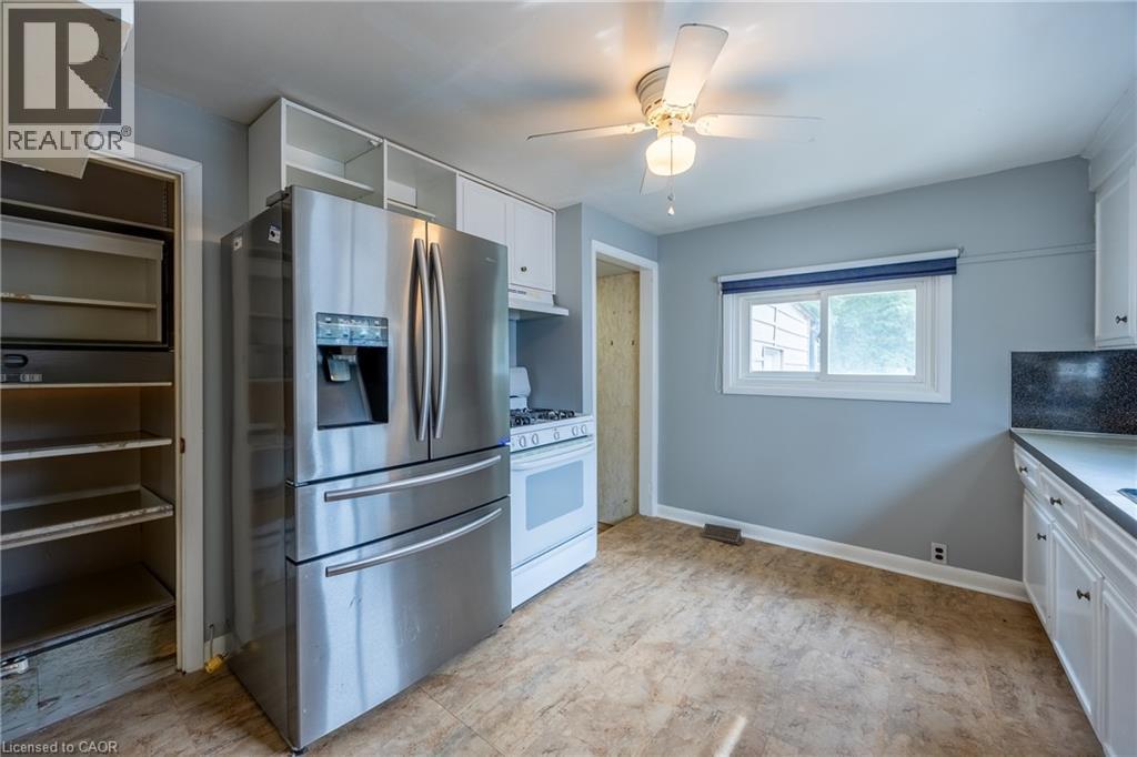 82 SALISBURY Avenue