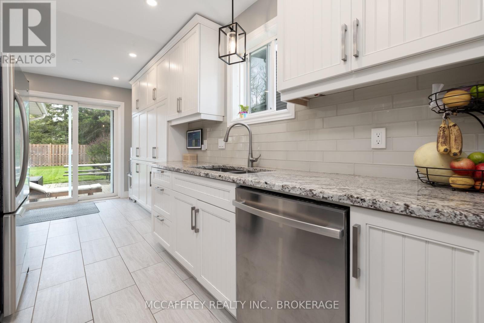 81 SCHOONER DRIVE