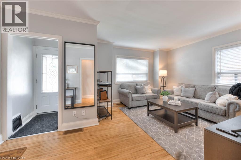 577 STIRLING Avenue S