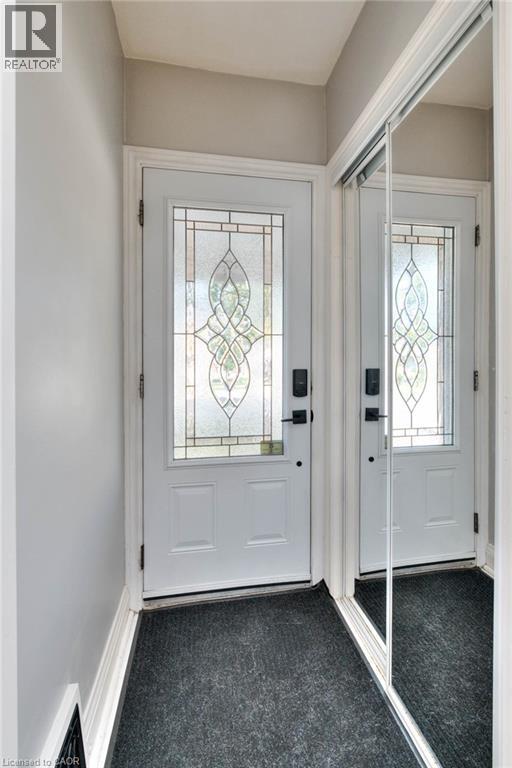 577 STIRLING Avenue S