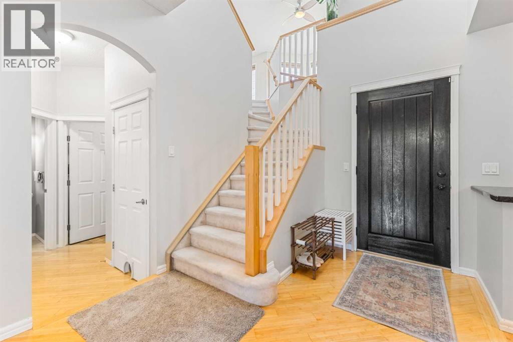 11 Simcoe Crescent SW