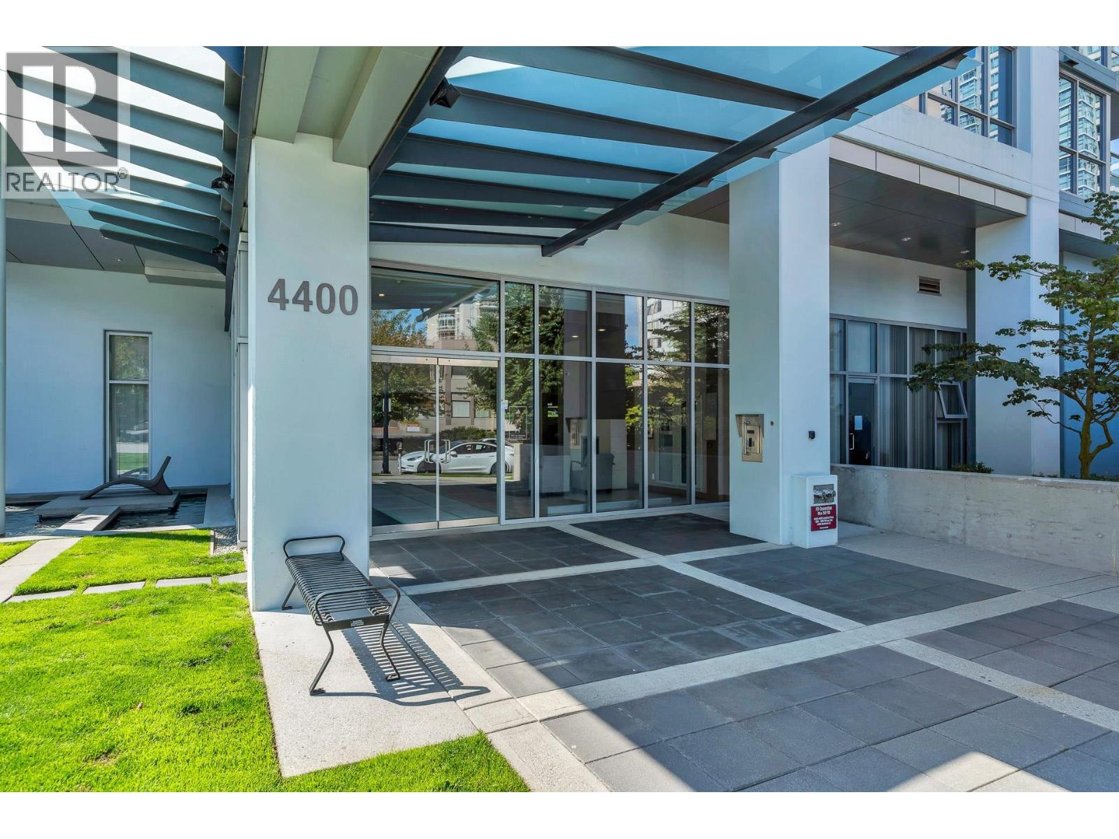 2601 4400 BUCHANAN STREET