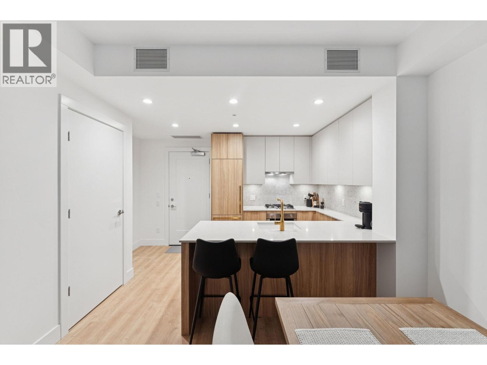 208 2375 EMERY COURT