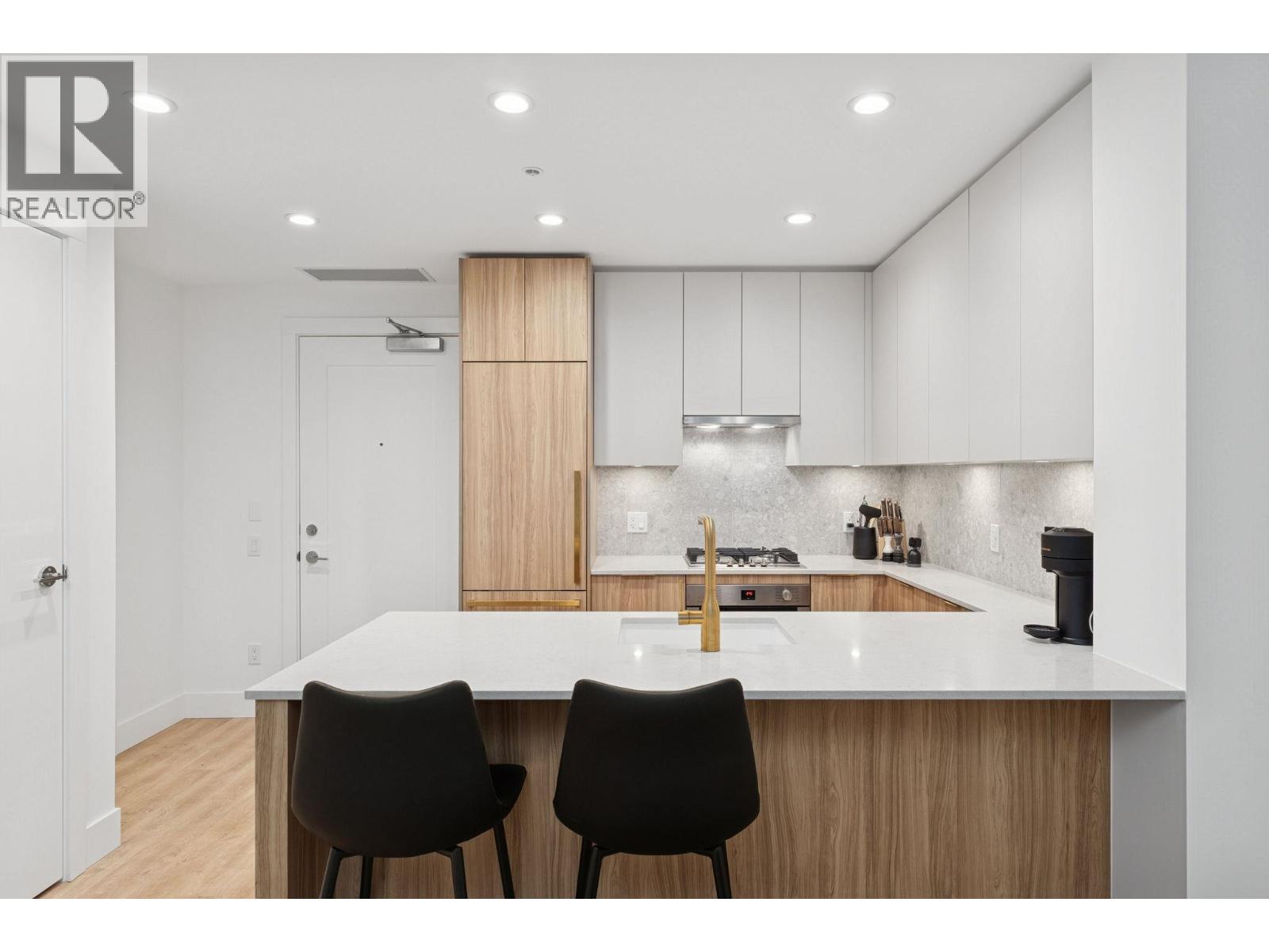 208 2375 EMERY COURT