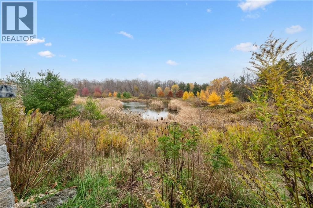 565 MANOR RIDGE Crescent