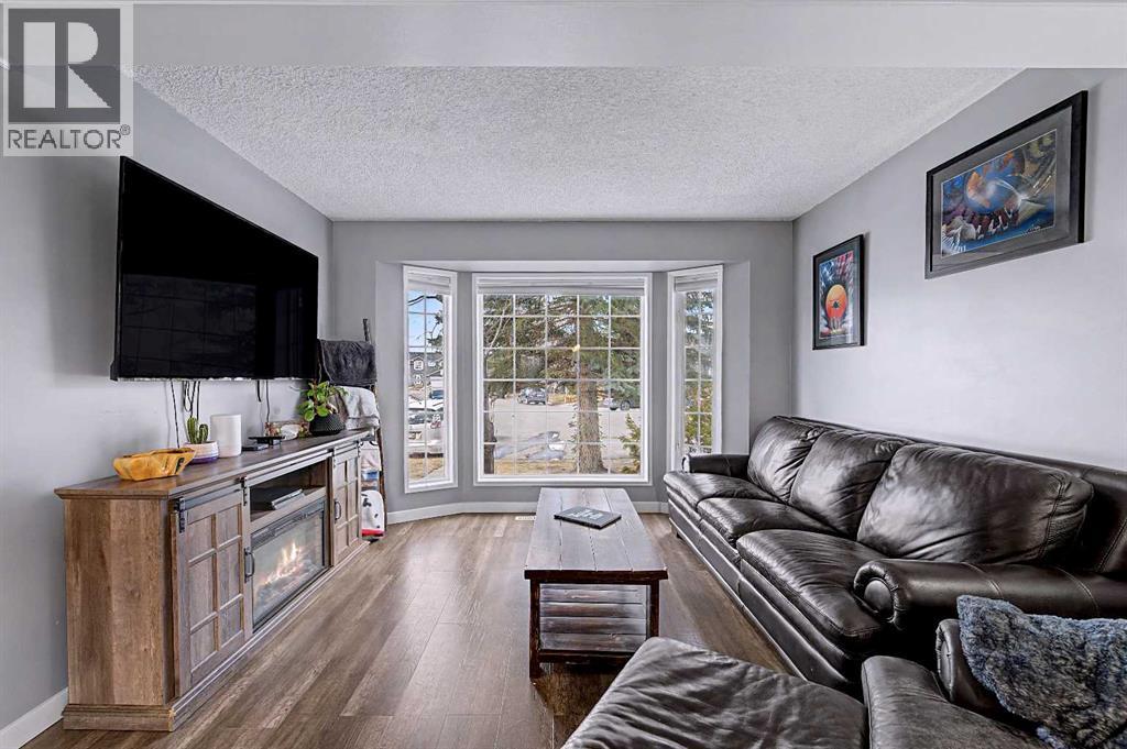 339 Coverdale Court NE