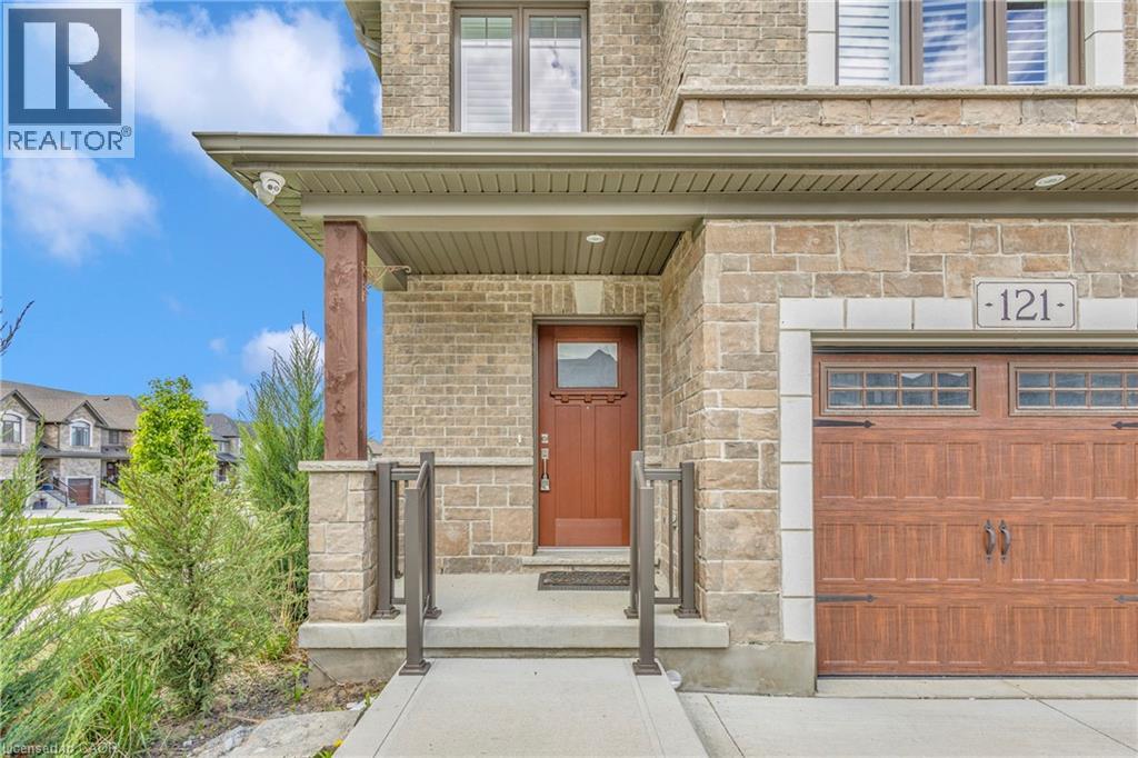 121 HOLLYBROOK Trail