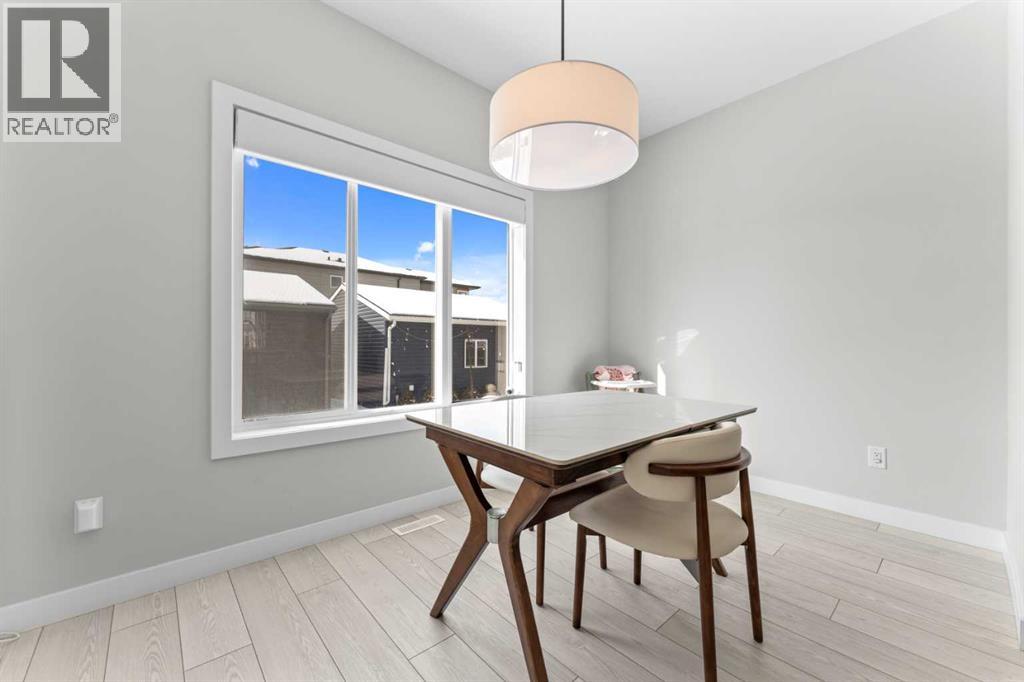 919 Walgrove Boulevard SE