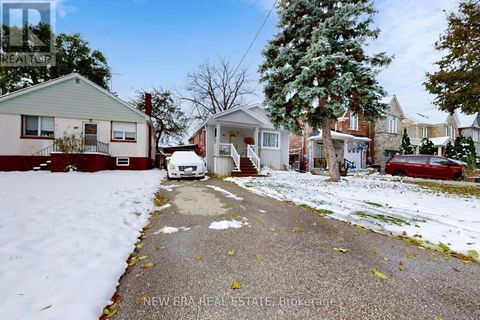 80 RENFIELD STREET Toronto (Brookhaven-Amesbury) ON M6M4V7