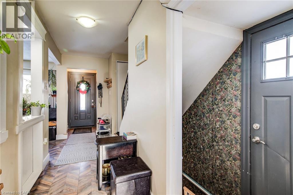 71 SHADELAND Crescent