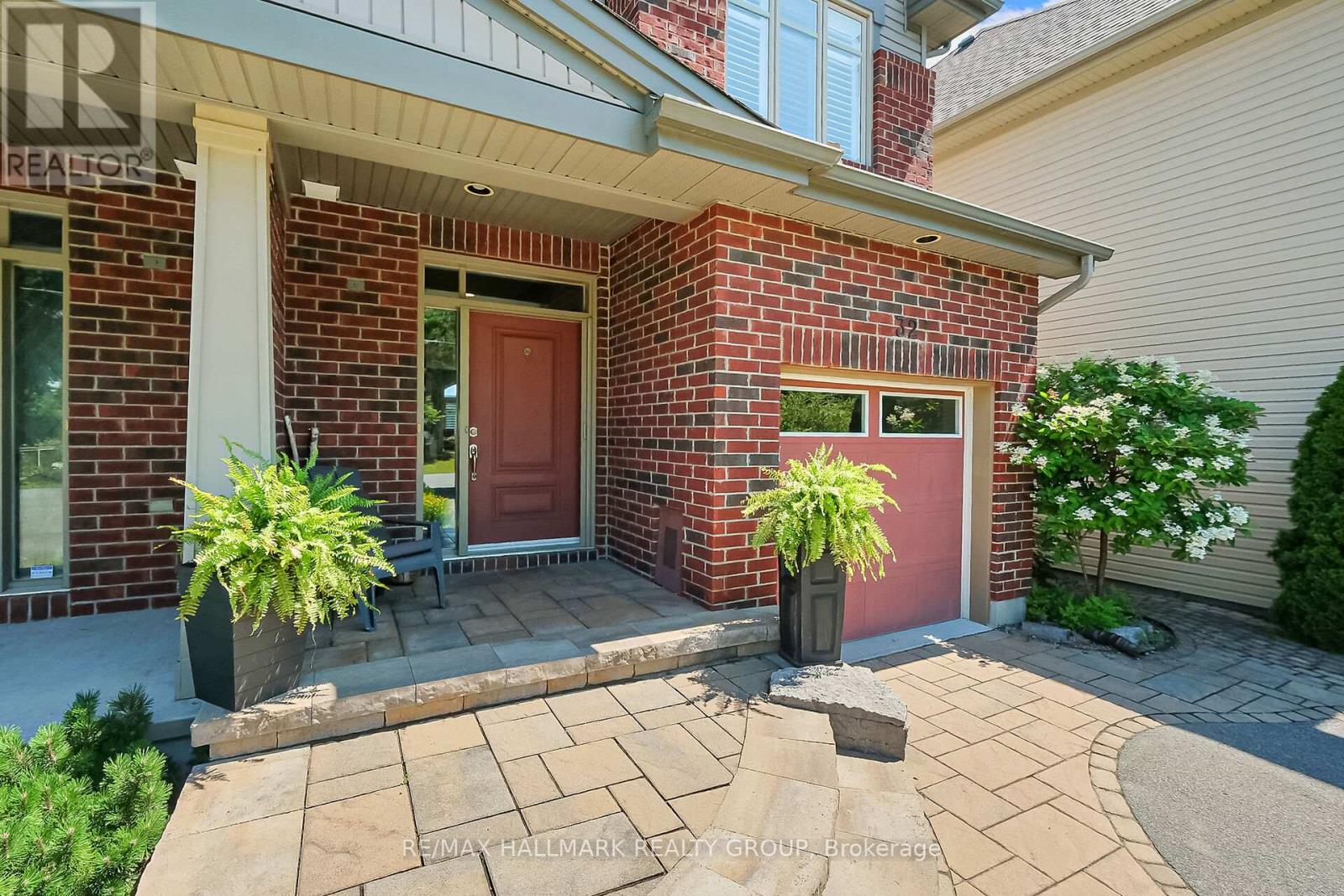 32 MCCOOEYE LANE