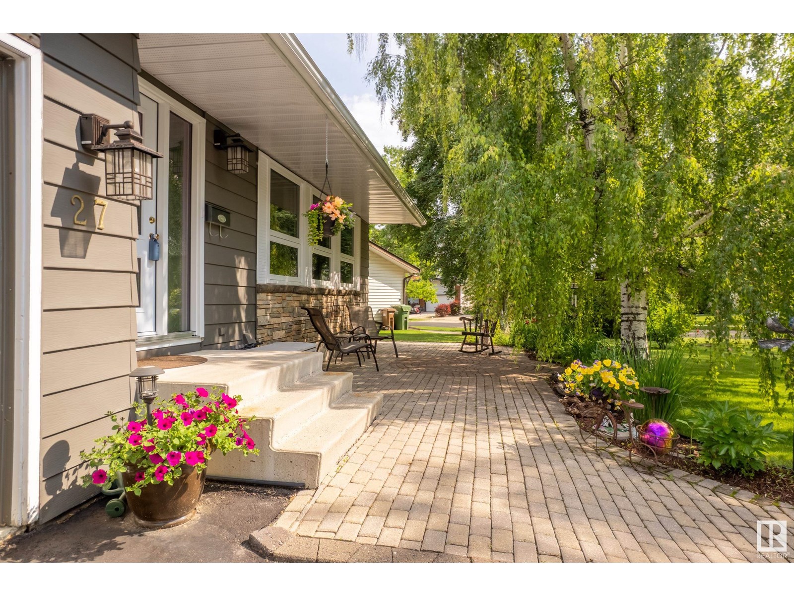 27 AMHERST CR
