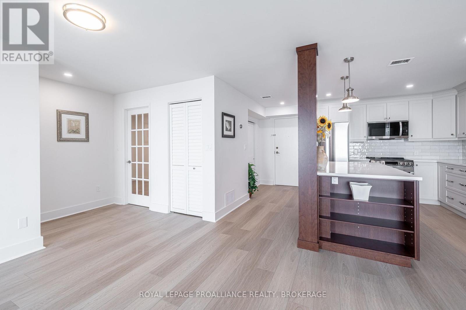 302 - 235 SOUTH STREET S
