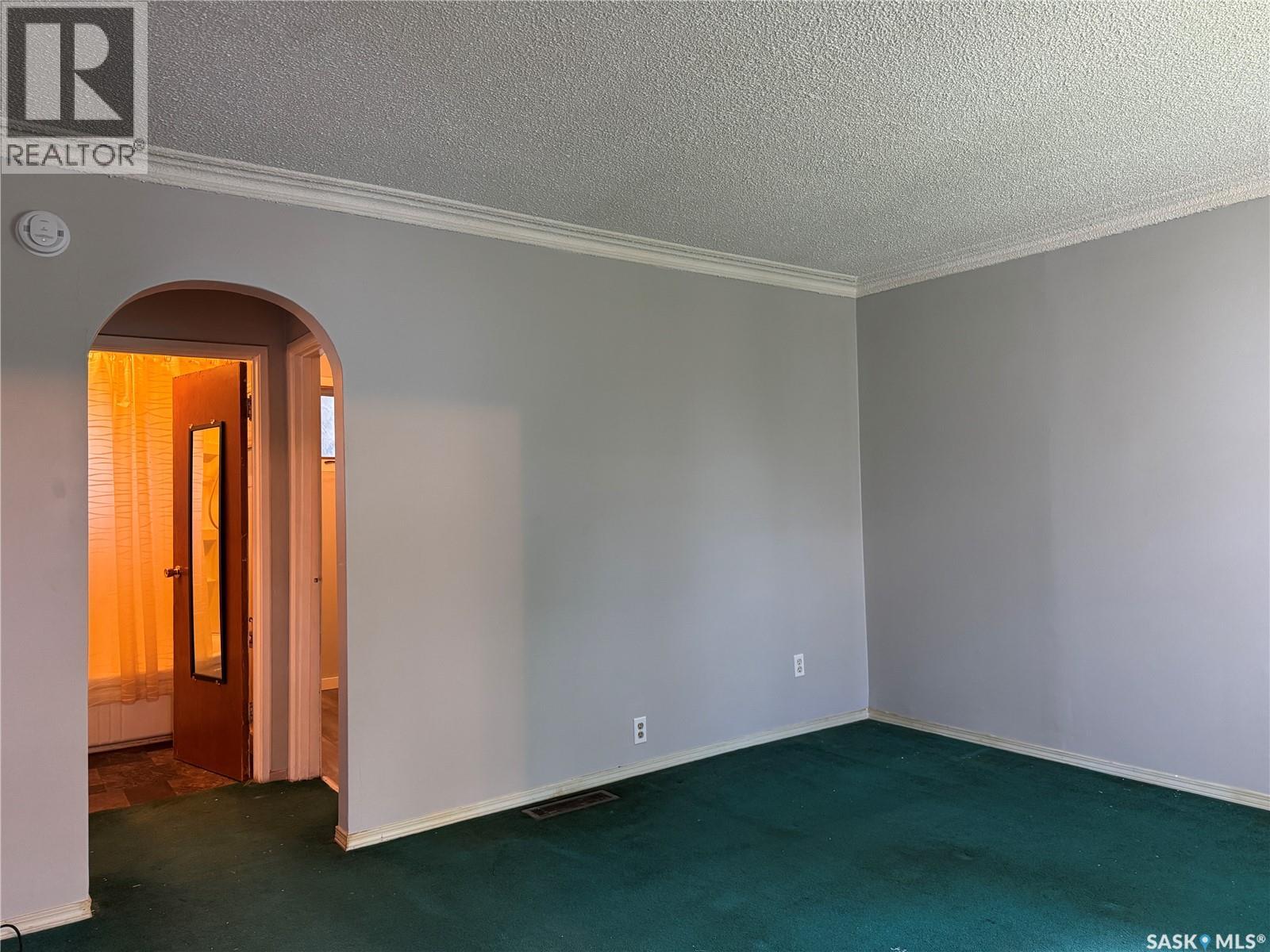411 4th STREET W