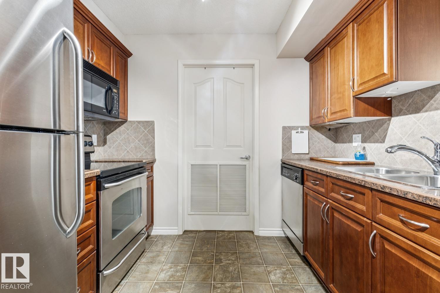 #113 7510 89 ST NW
