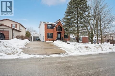 33 CHESTERTON Lane Guelph ON N1E6S8