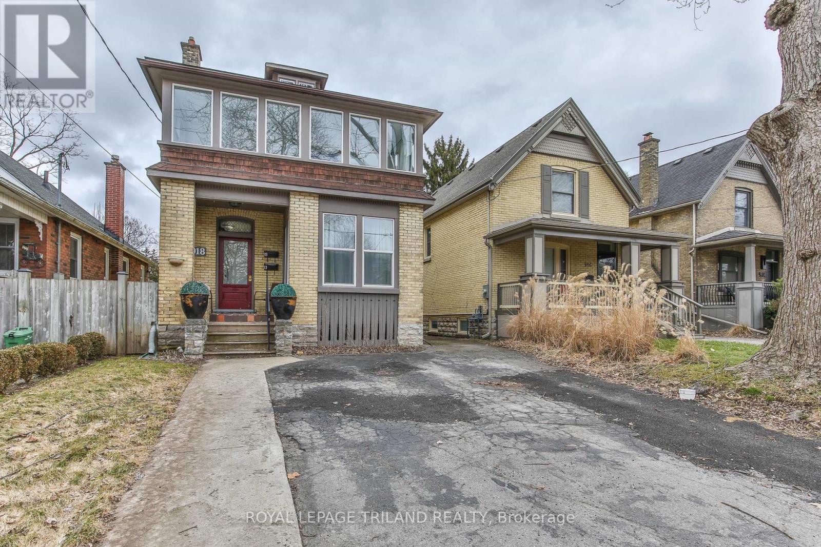 #UPPER - 918 WILLIAM STREET