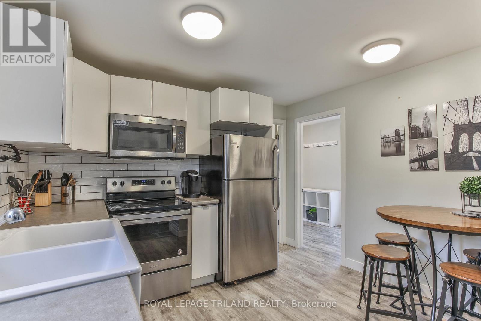 #UPPER - 918 WILLIAM STREET