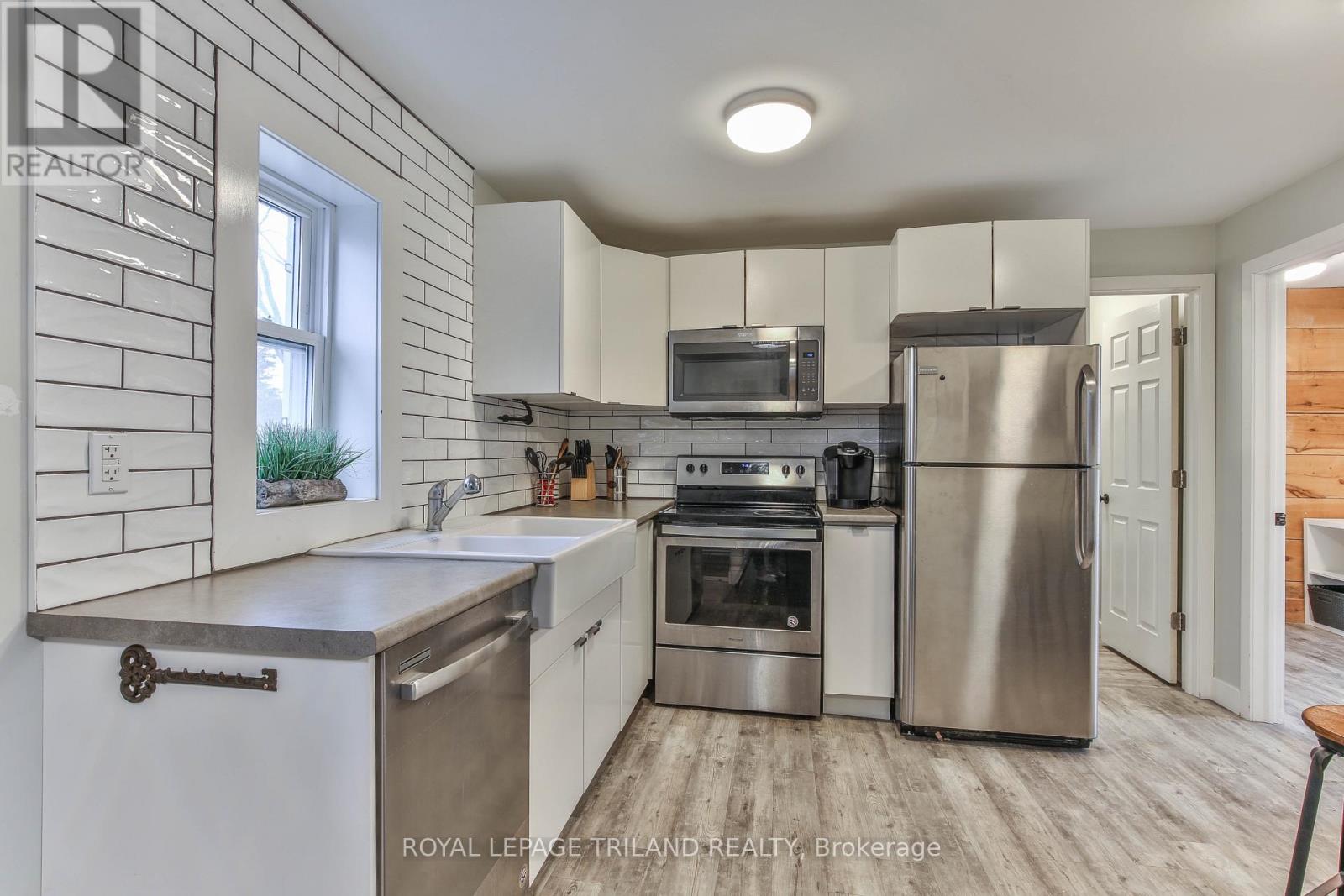#UPPER - 918 WILLIAM STREET