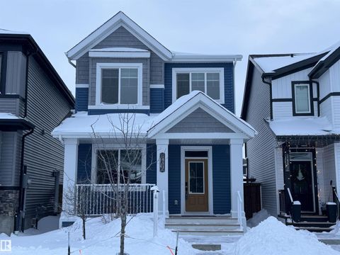 1653 PLUM CIRCLE CI SW Edmonton AB T6X2Y5