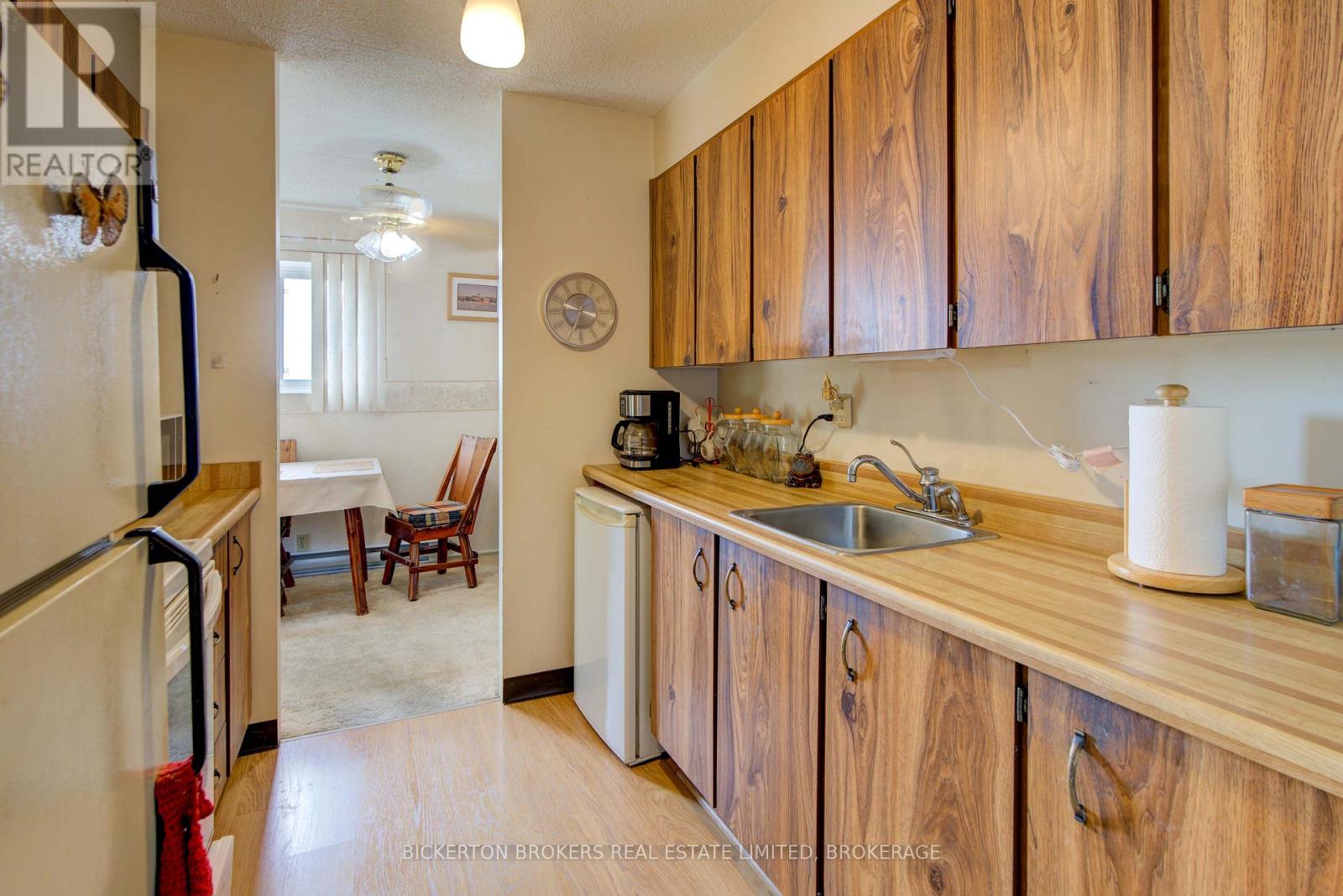 406 - 610 WILLIAM STREET S