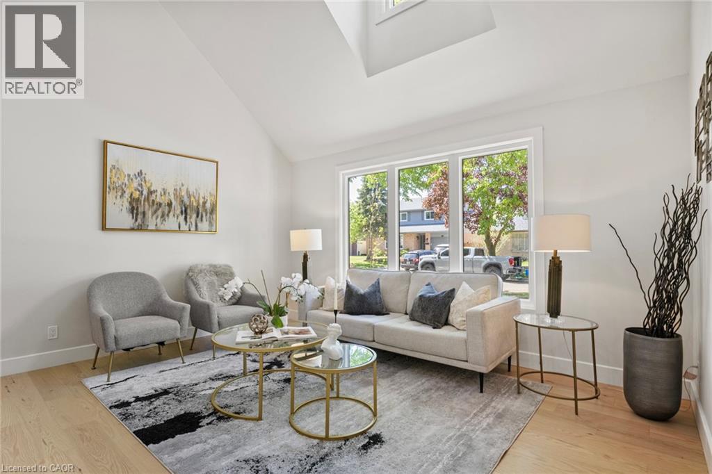 92 SCENIC WOOD Crescent