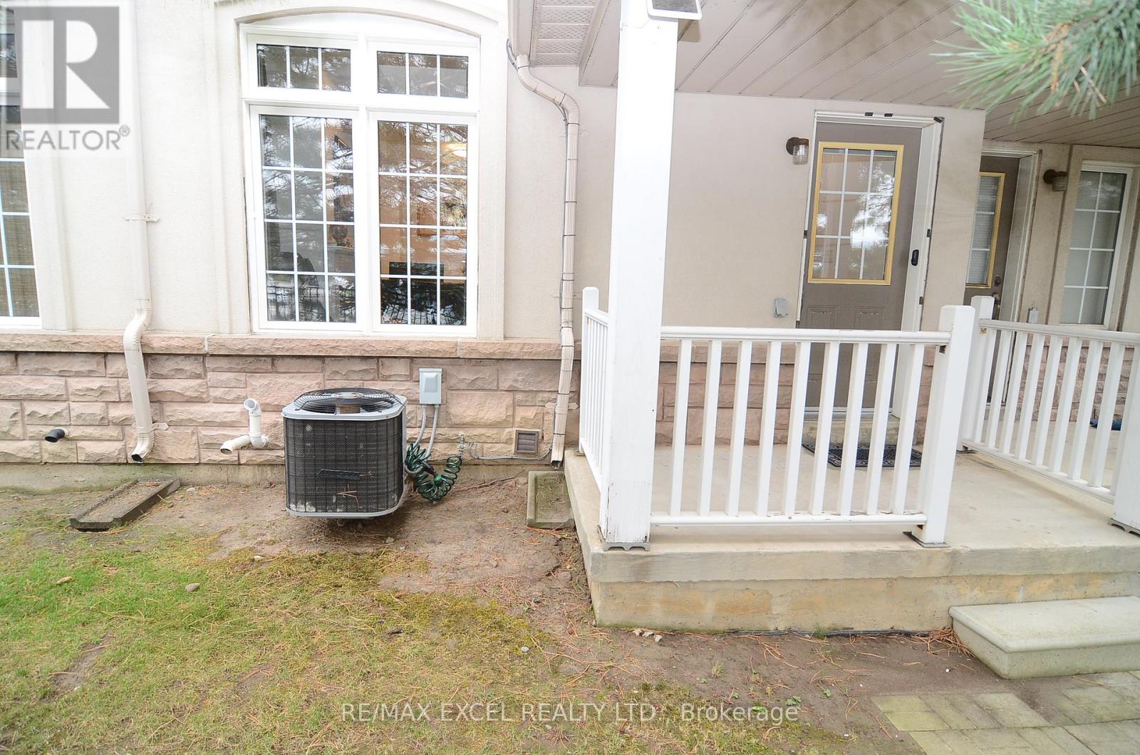 21 - 10 POST OAK DRIVE