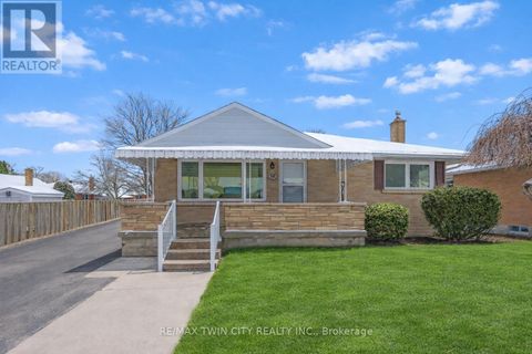 18 HARBER AVENUE Kitchener ON N2C1Y8