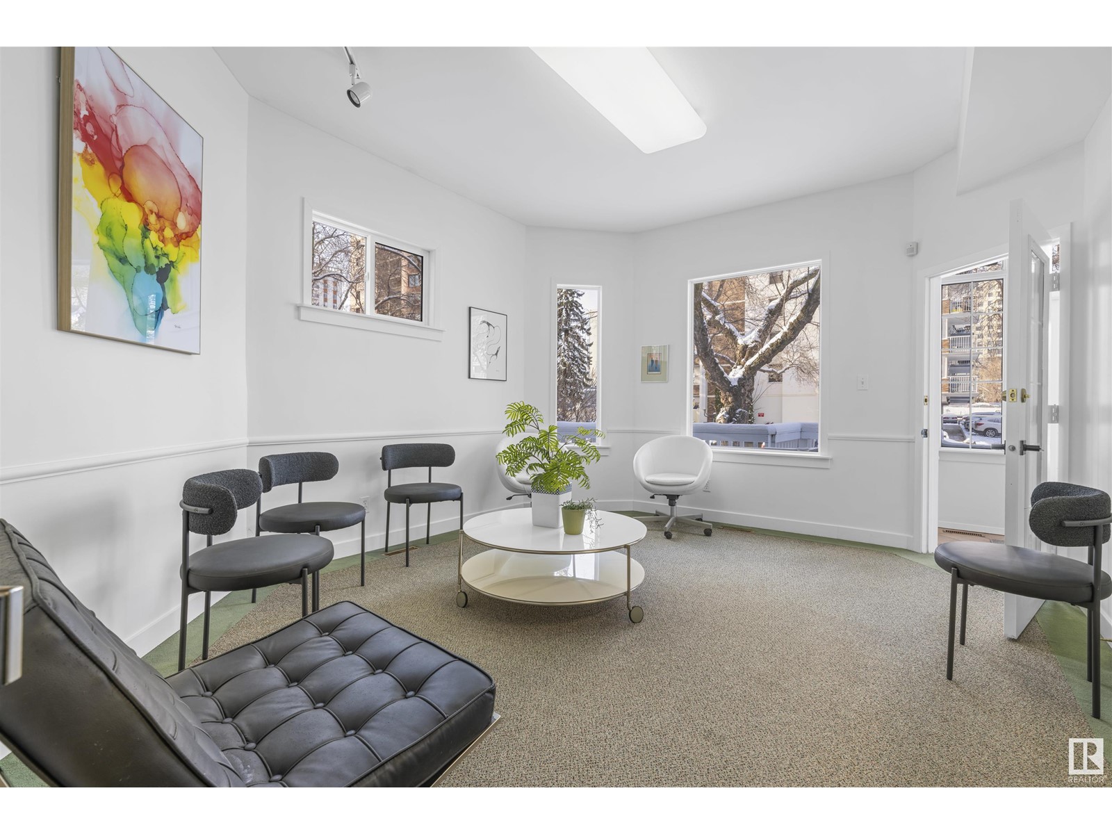 9937 113 ST NW