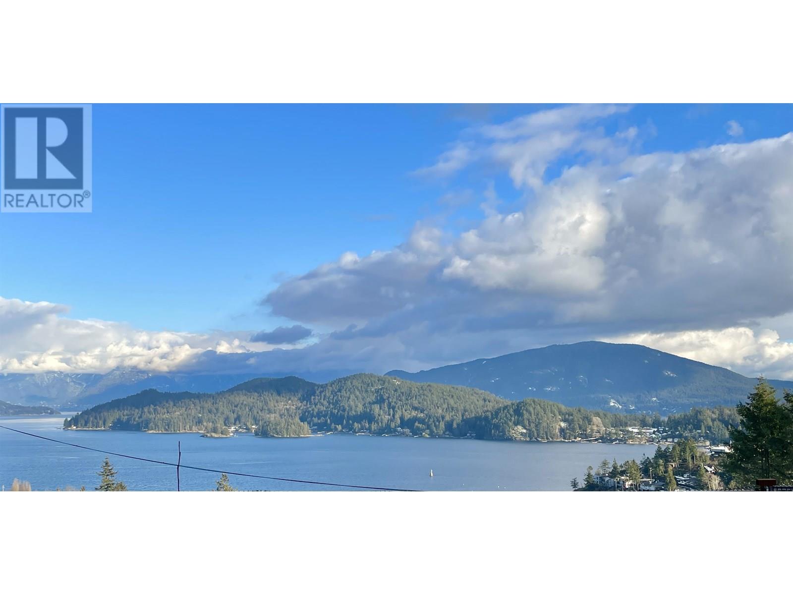 8101 464 EAGLECREST DRIVE
