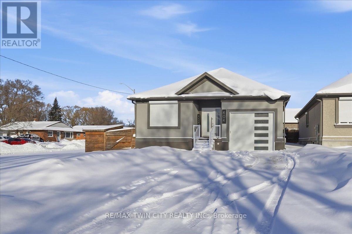 404 MONTROSE STREET N