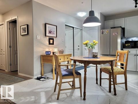 #135 592 HOOKE RD NW Edmonton AB T5A5H2