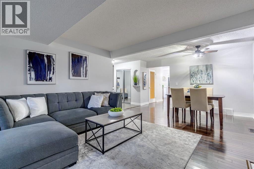 384 Midvalley Drive SE