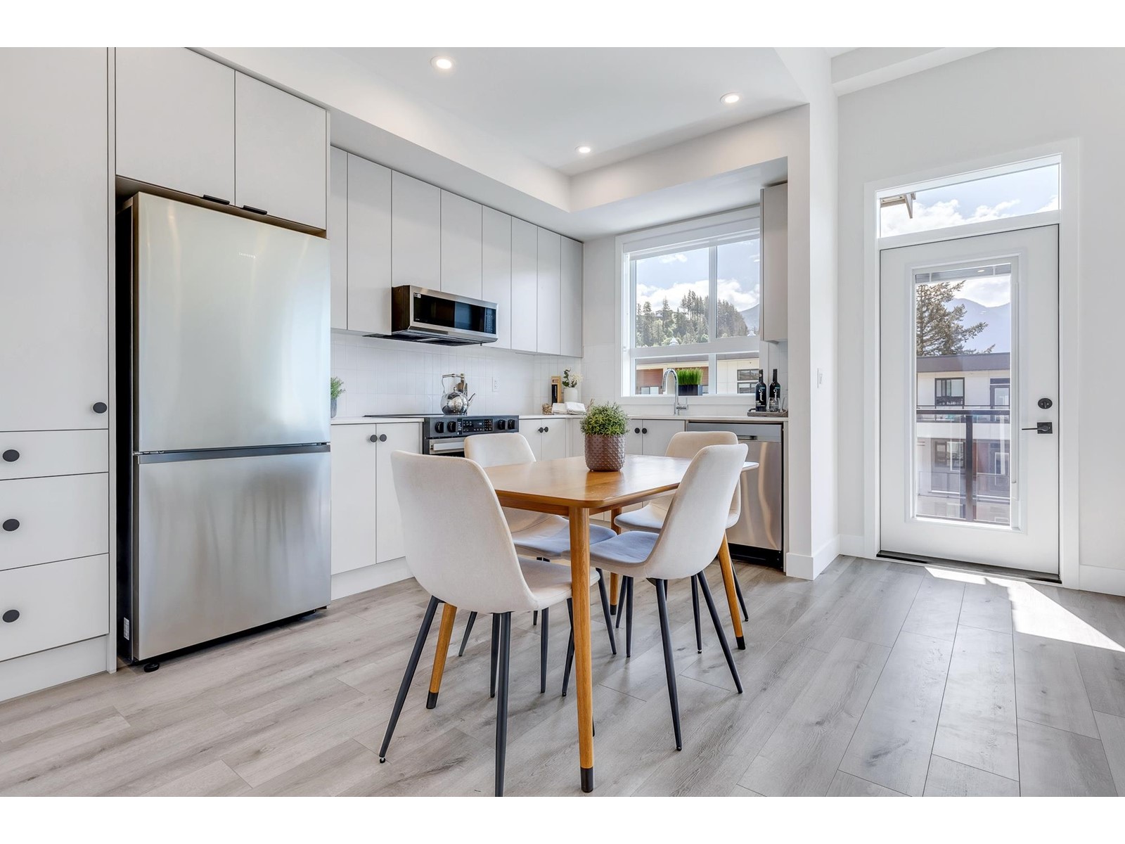603 45497 CAMPUS DRIVE|Garrison Crossing