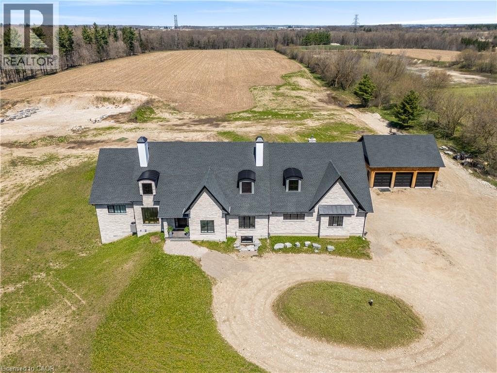 742 COUNTRY SQUIRE Road