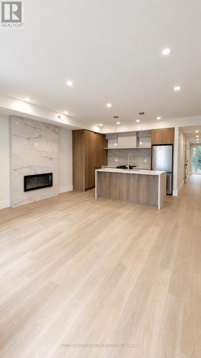 #1 - 43 ELMWOOD AVENUE N