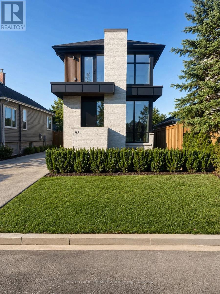 #1 - 43 ELMWOOD AVENUE N