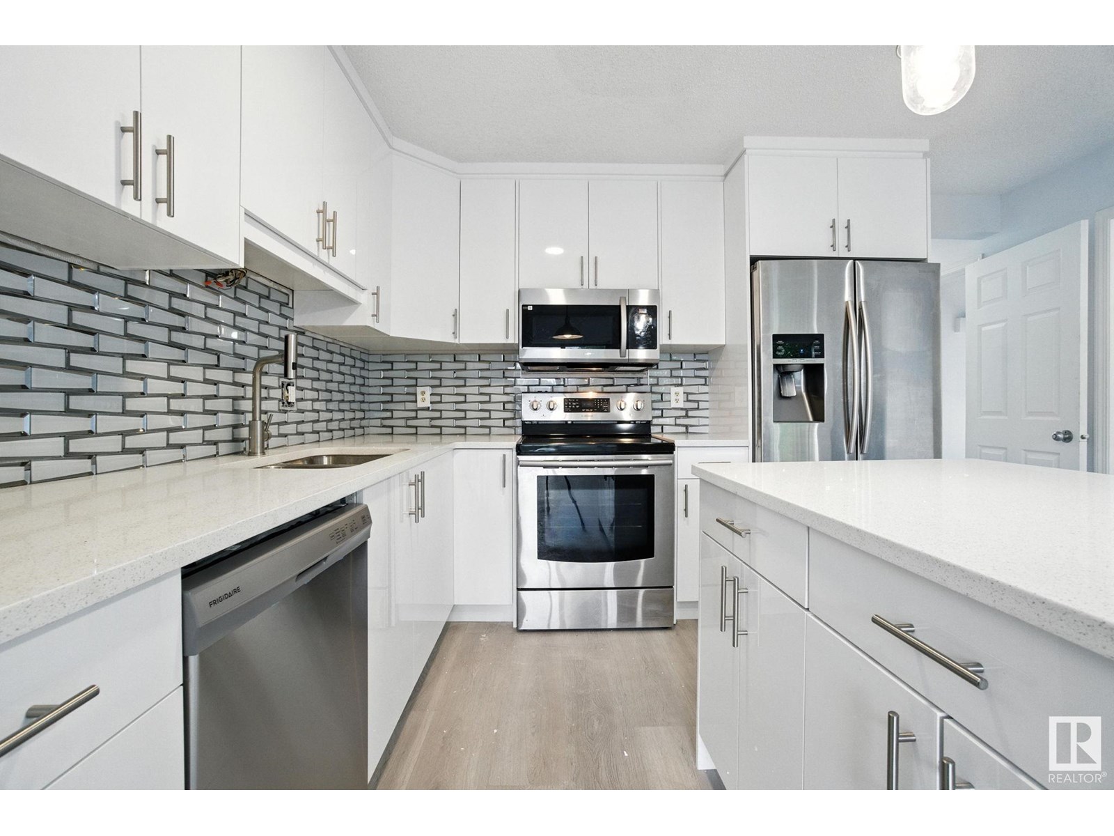 7931 7 AV SW